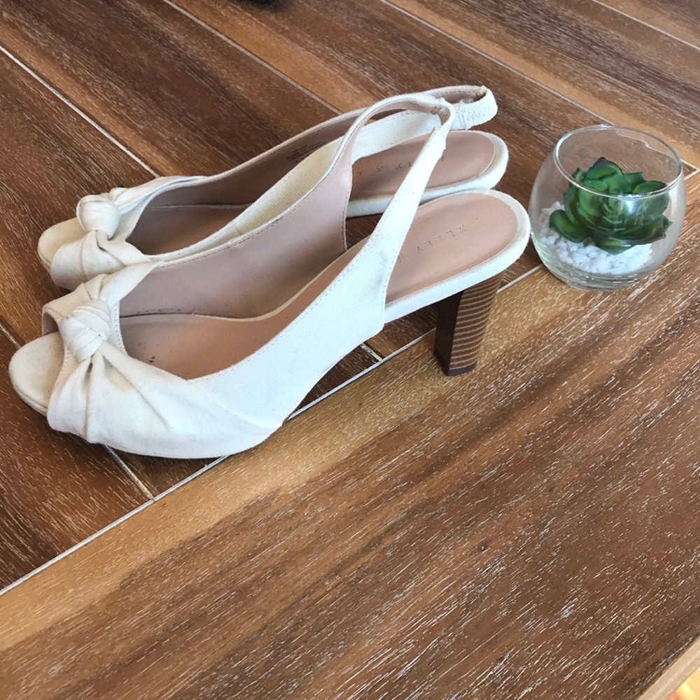🥰 Kelly & Katie White Heels